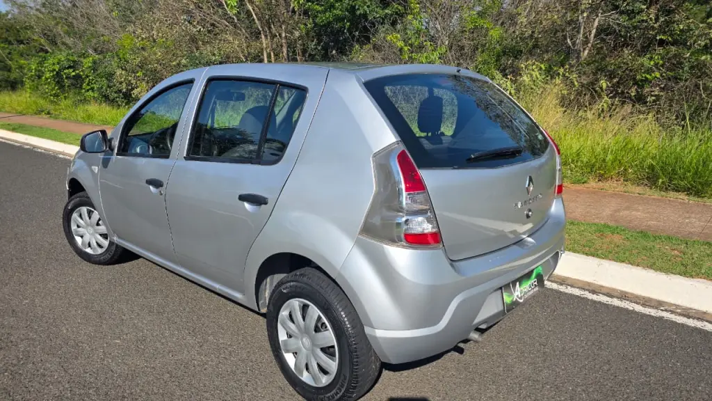 RENAULT Sandero - Foto