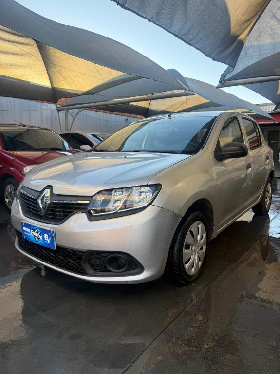 RENAULT Sandero - Foto
