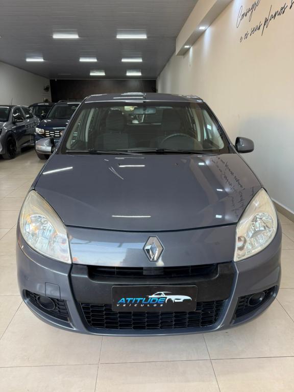 RENAULT Sandero - Foto