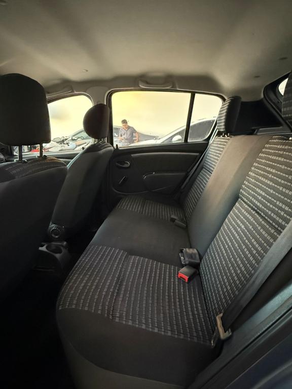 RENAULT Sandero - Foto