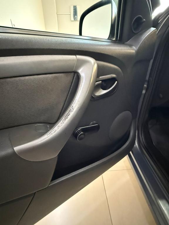 RENAULT Sandero - Foto