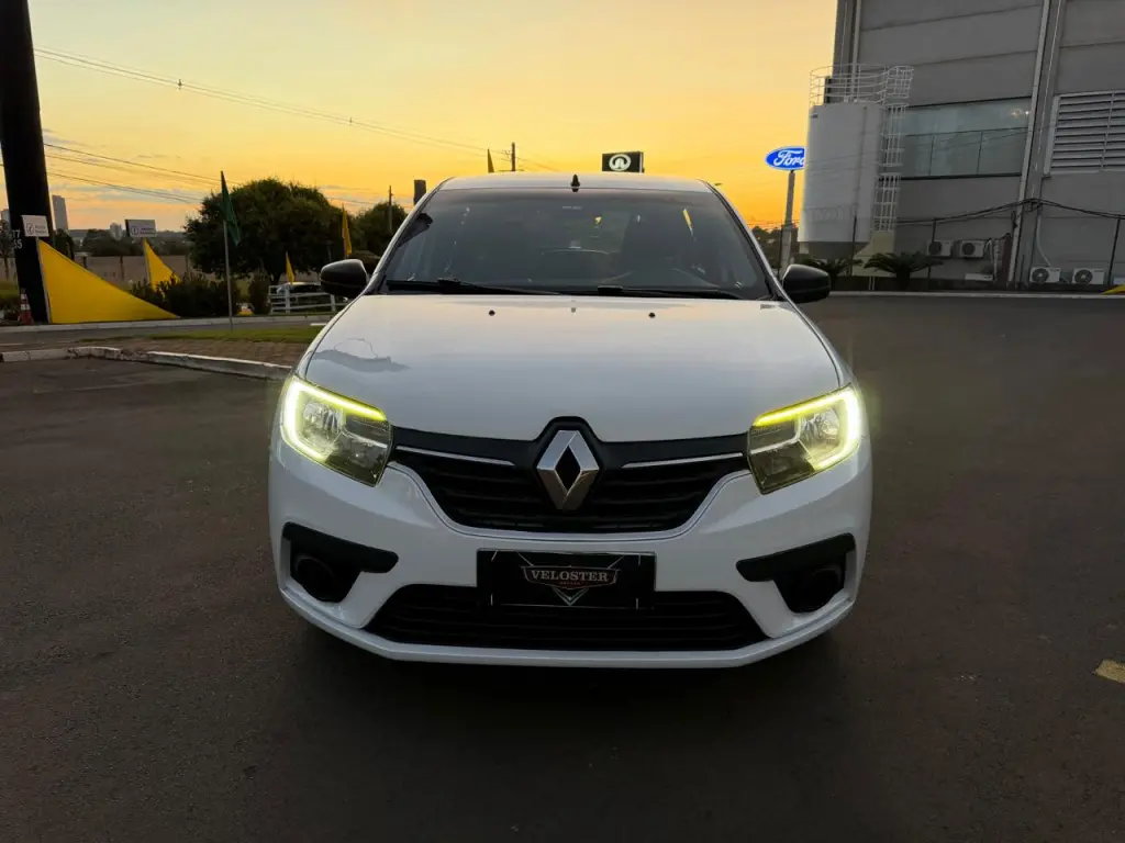 RENAULT Sandero - Foto