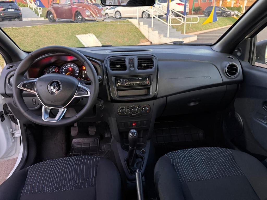 RENAULT Sandero - Foto