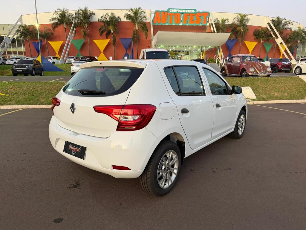 RENAULT Sandero - Foto