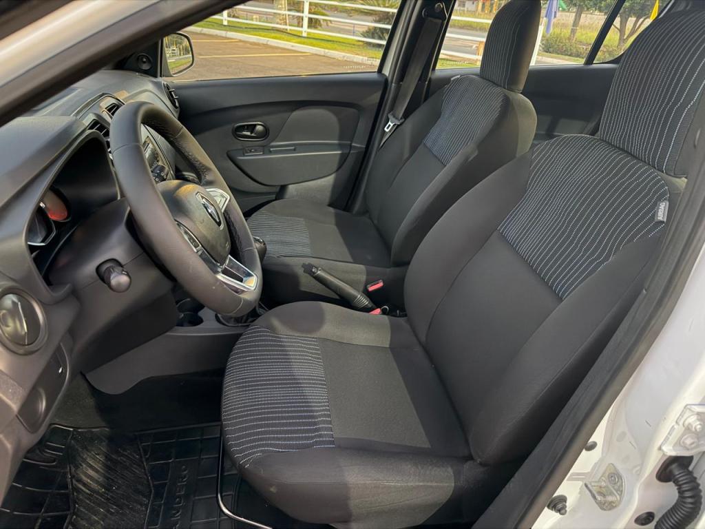 RENAULT Sandero - Foto