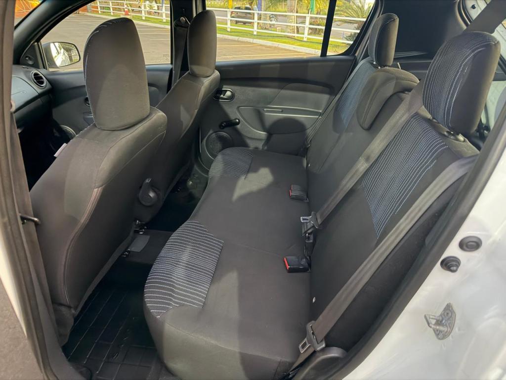 RENAULT Sandero - Foto