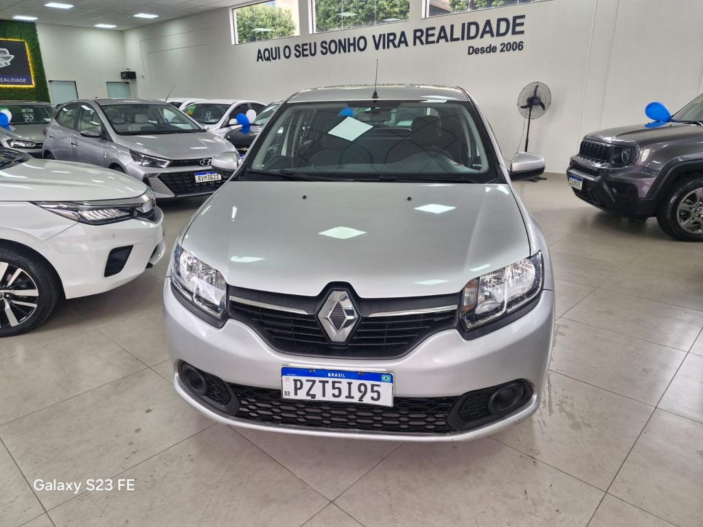 RENAULT Sandero - Foto