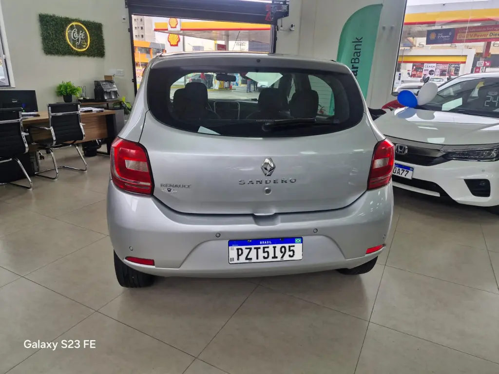 RENAULT Sandero - Foto