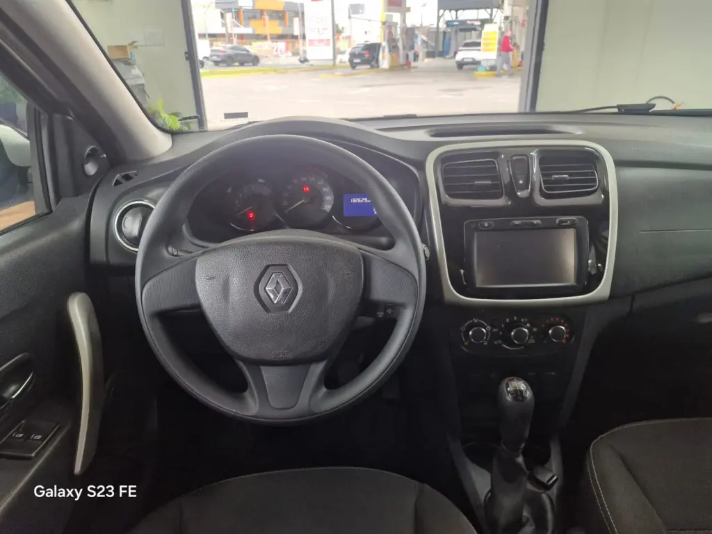 RENAULT Sandero - Foto