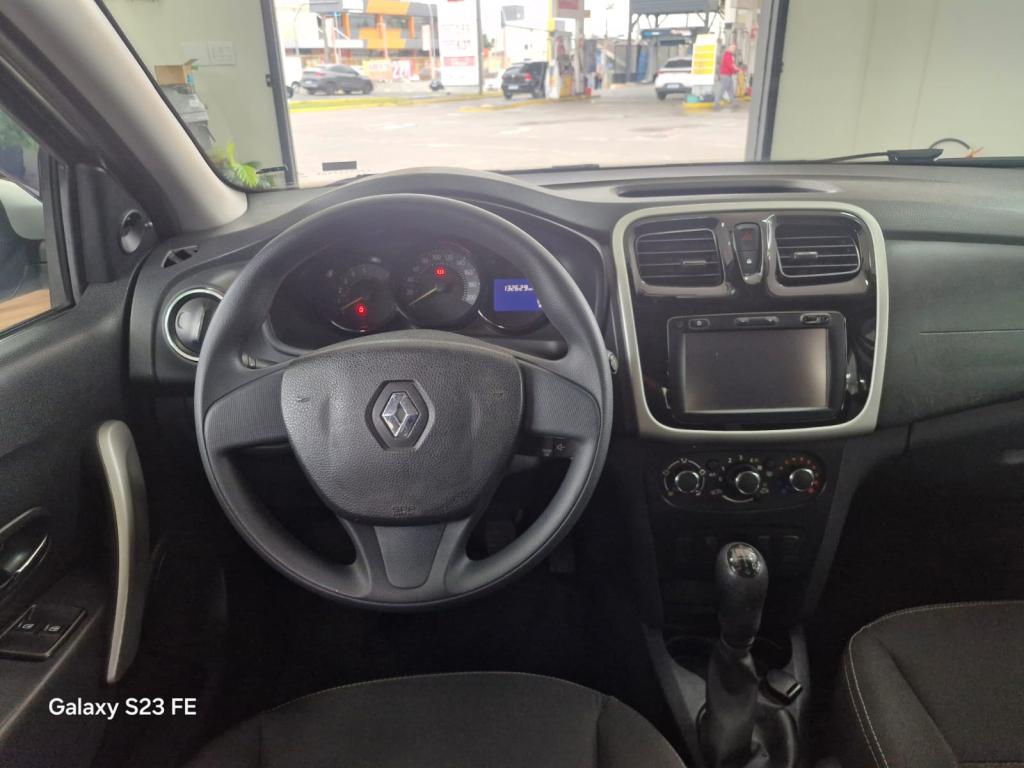 RENAULT Sandero - Foto