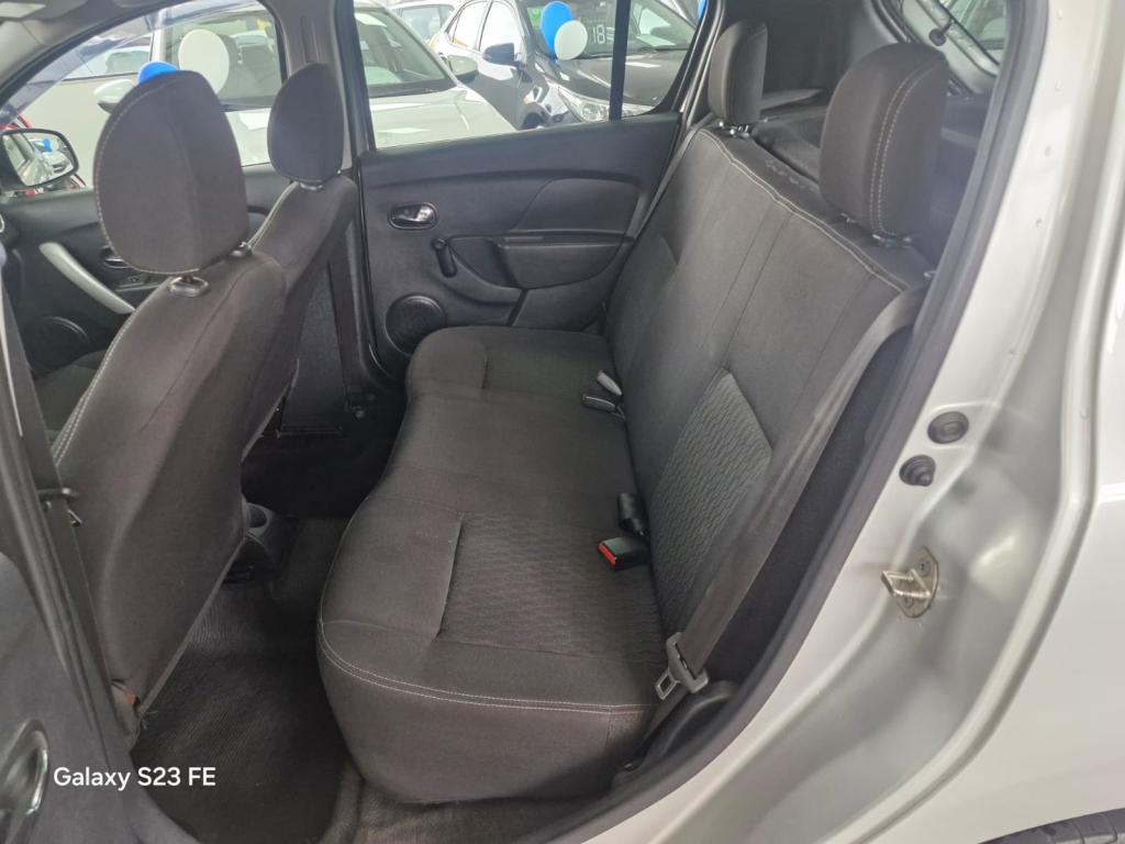 RENAULT Sandero - Foto