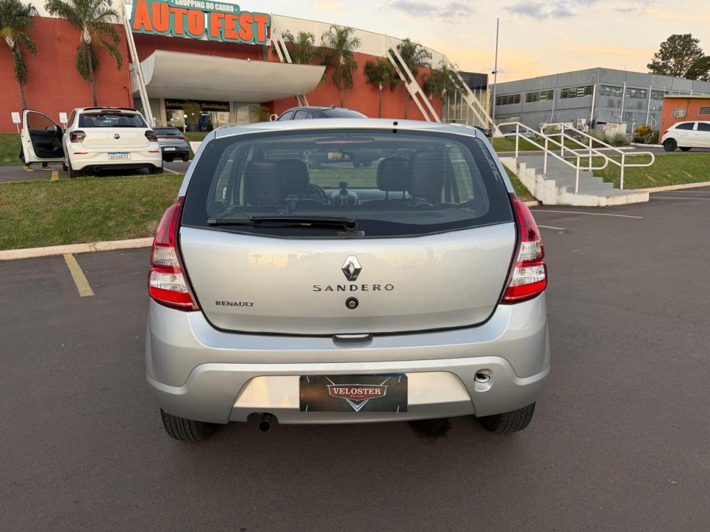 RENAULT Sandero - Foto