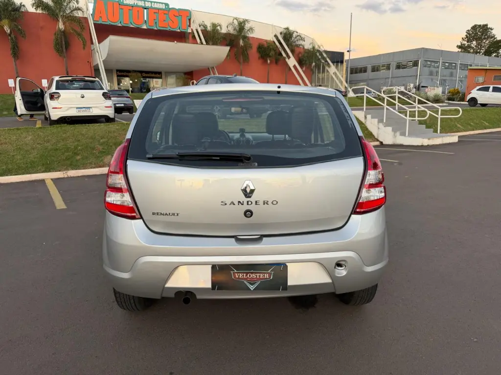 RENAULT Sandero - Foto