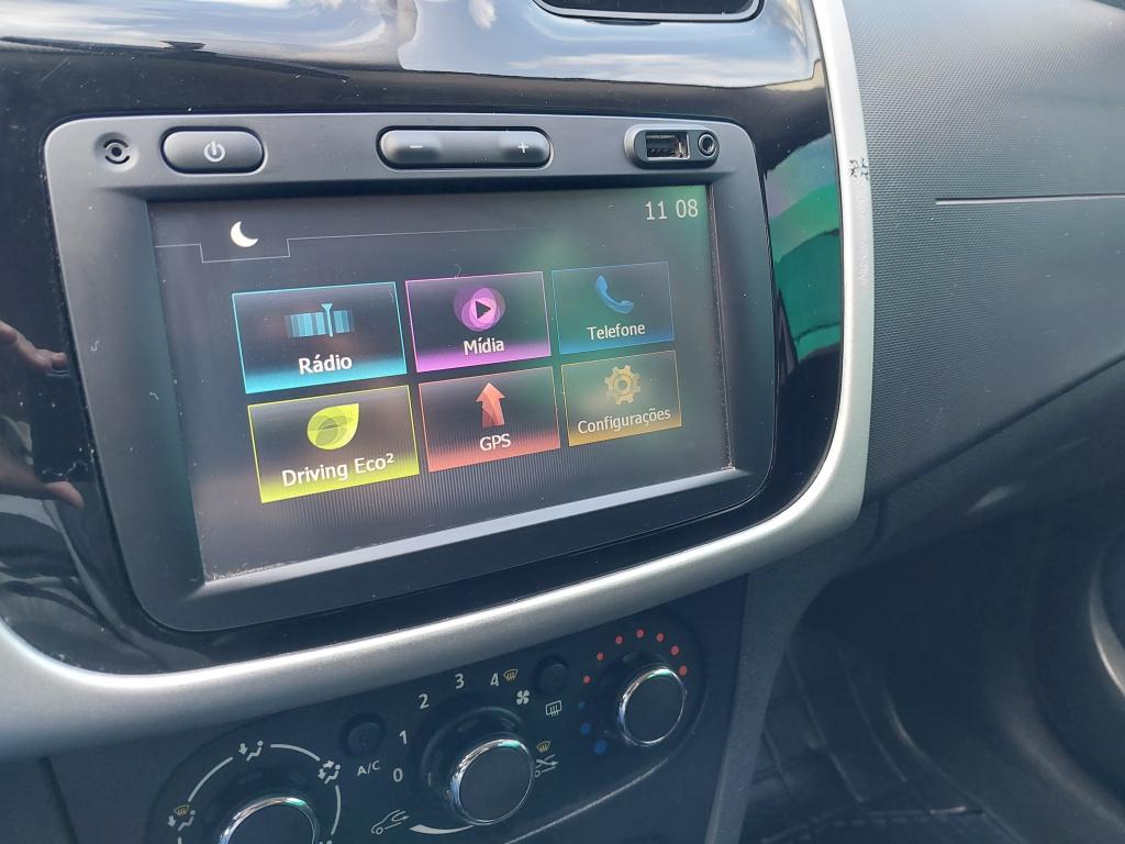RENAULT Sandero - Foto