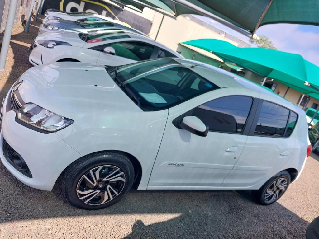 RENAULT Sandero - Foto