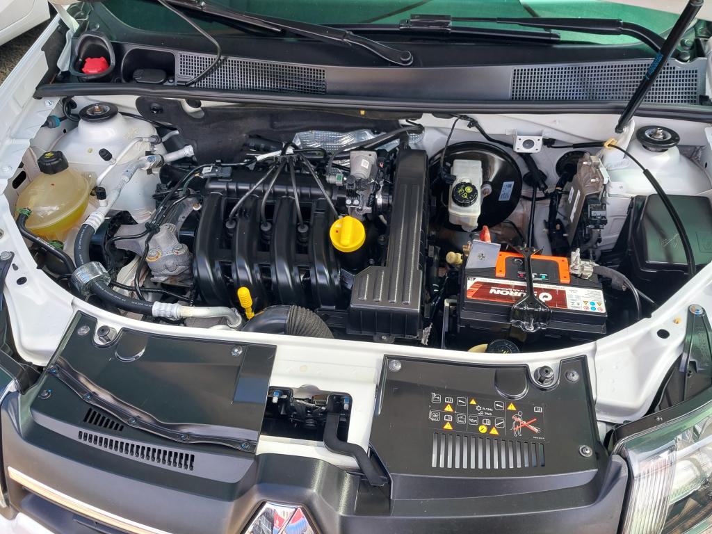 RENAULT Sandero - Foto