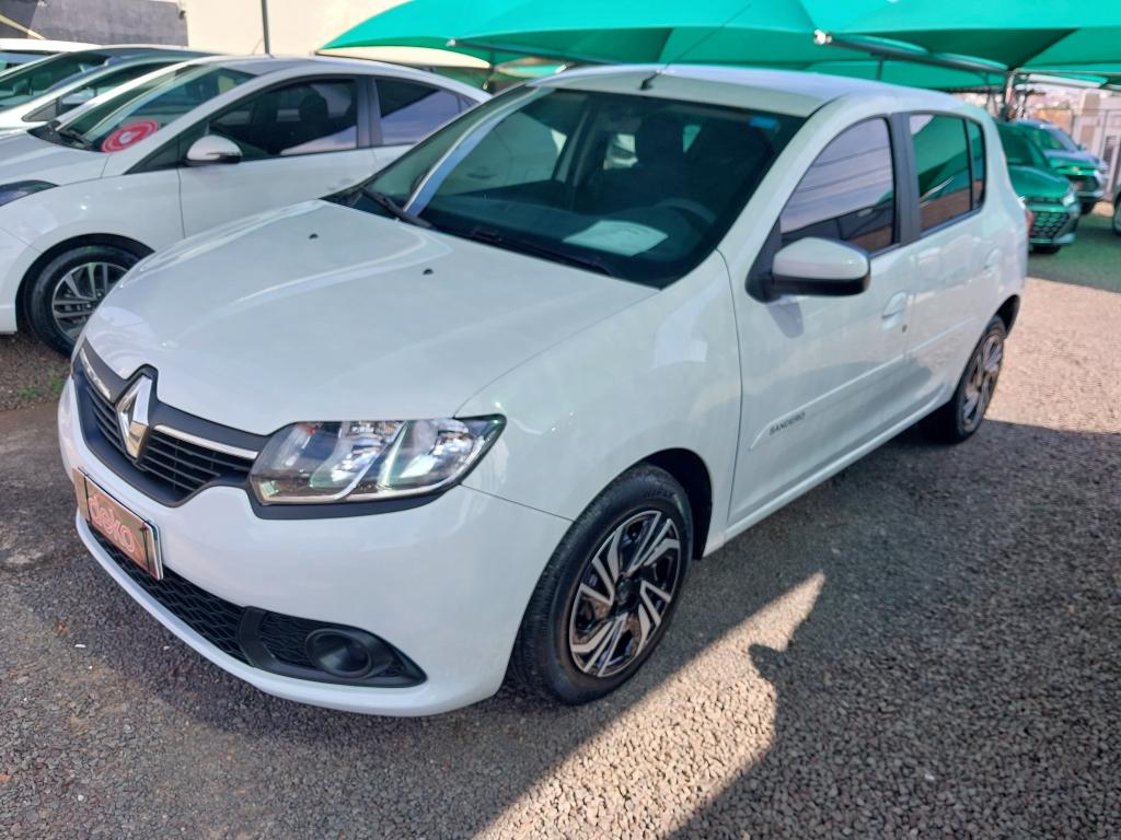 RENAULT Sandero - Foto
