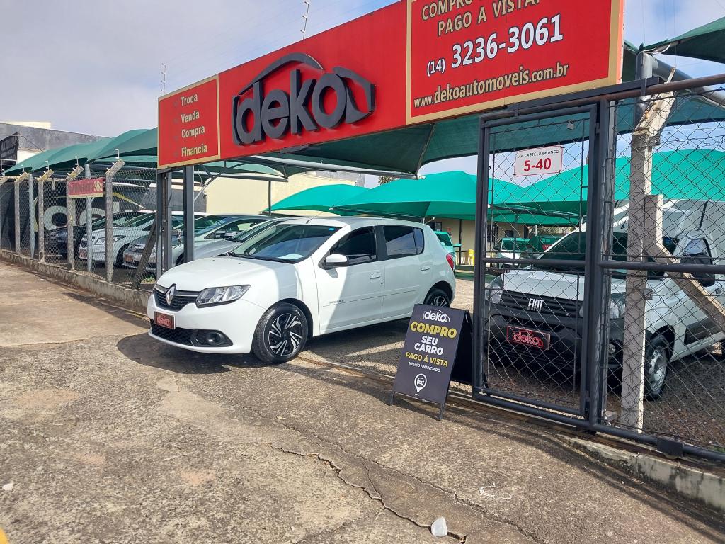 RENAULT Sandero - Foto