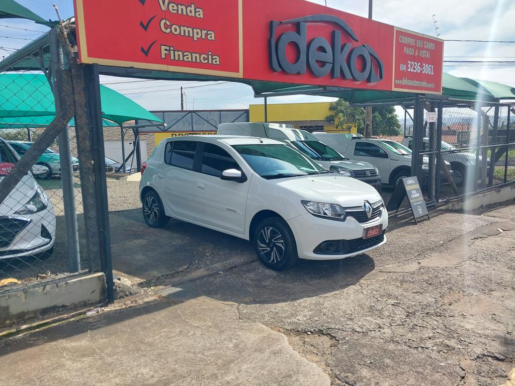 RENAULT Sandero - Foto