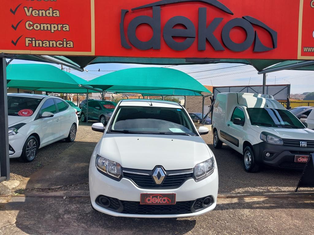 RENAULT Sandero - Foto