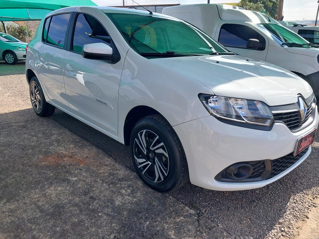 RENAULT Sandero - Foto