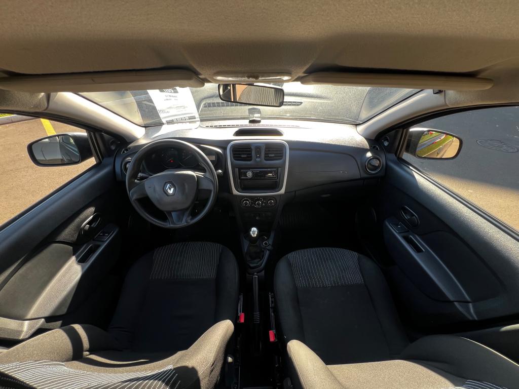 RENAULT Sandero - Foto