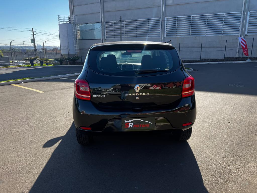 RENAULT Sandero - Foto