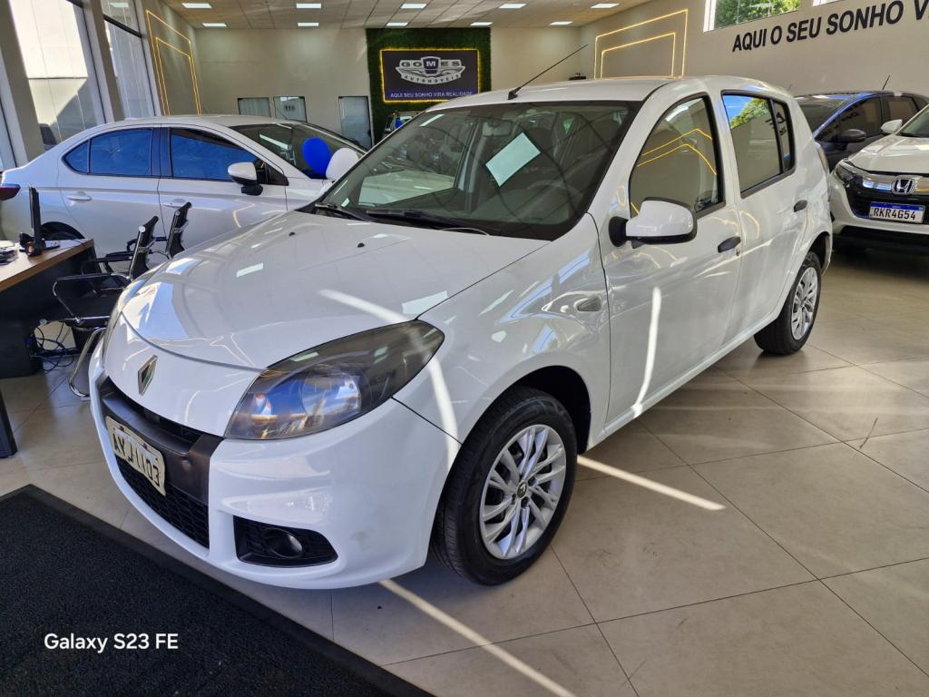 RENAULT Sandero - Foto