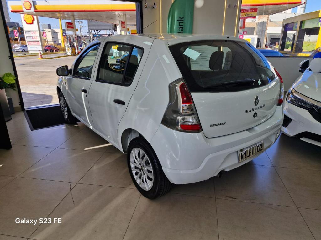 RENAULT Sandero - Foto