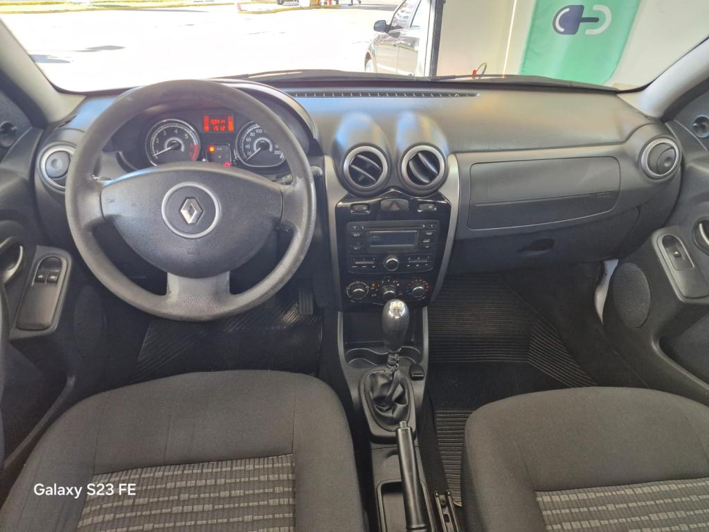 RENAULT Sandero - Foto