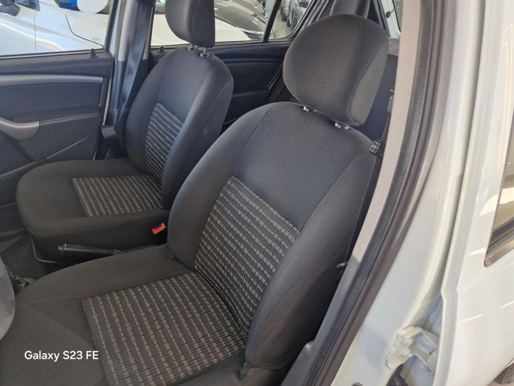 RENAULT Sandero - Foto