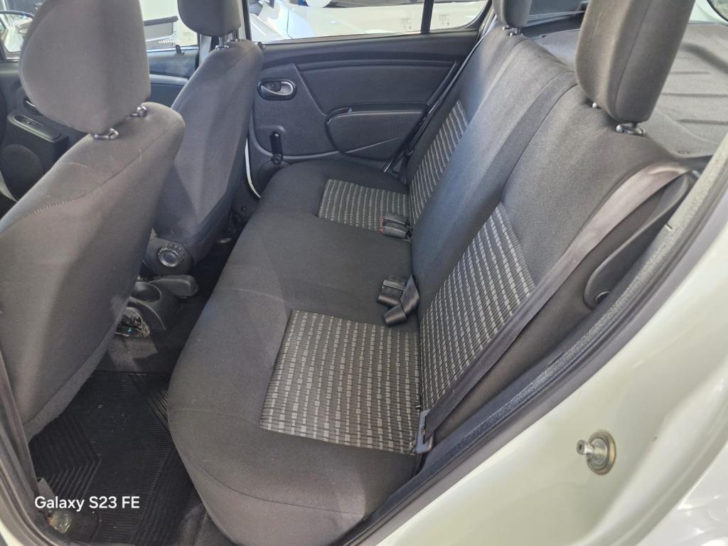 RENAULT Sandero - Foto