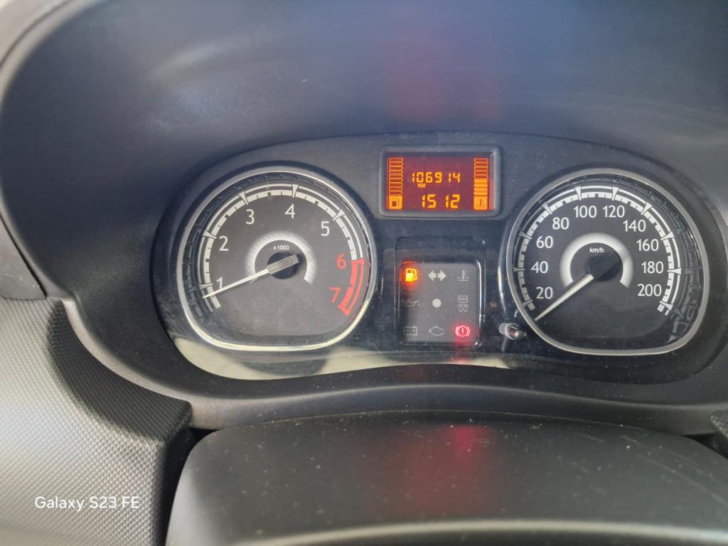 RENAULT Sandero - Foto