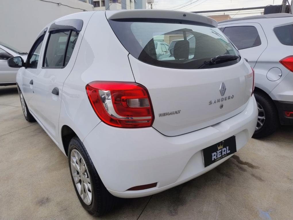 RENAULT Sandero - Foto