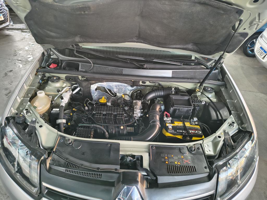 RENAULT Sandero - Foto