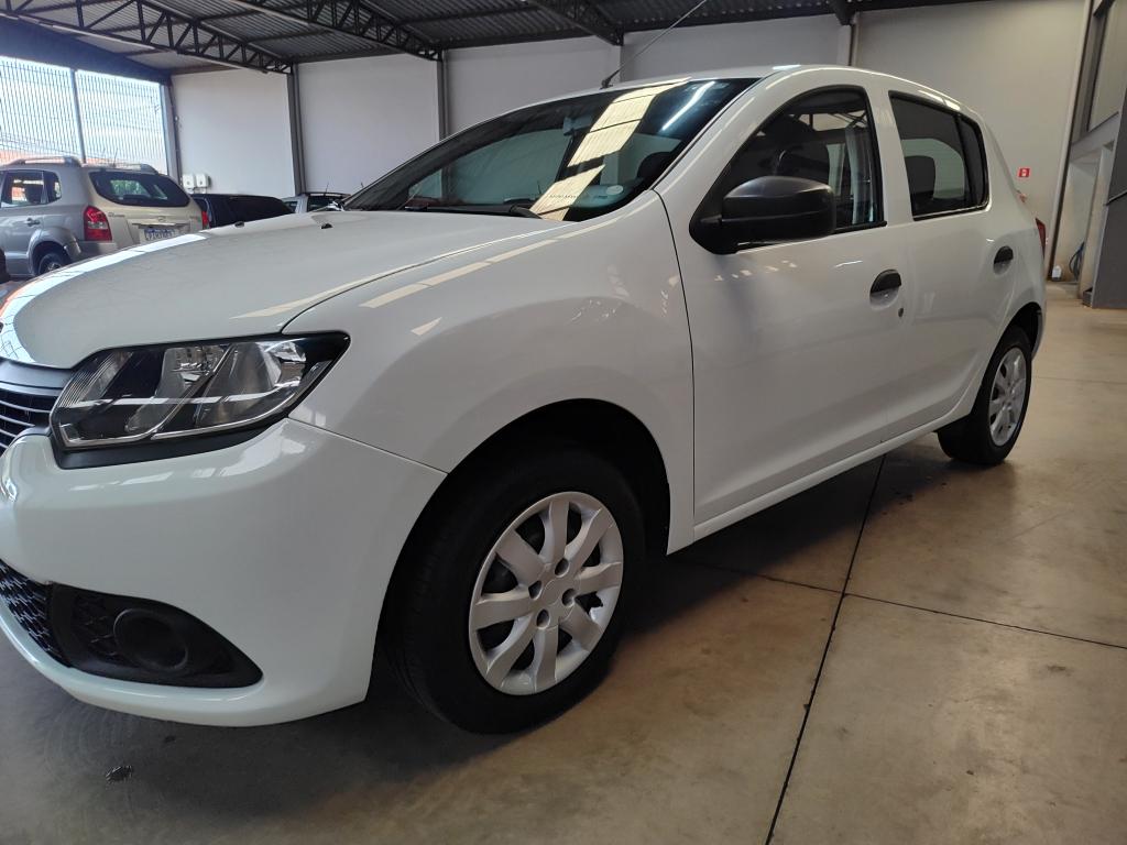 RENAULT Sandero - Foto
