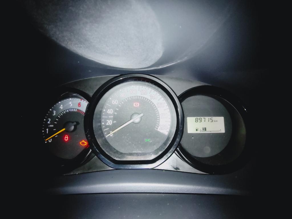 RENAULT Sandero - Foto