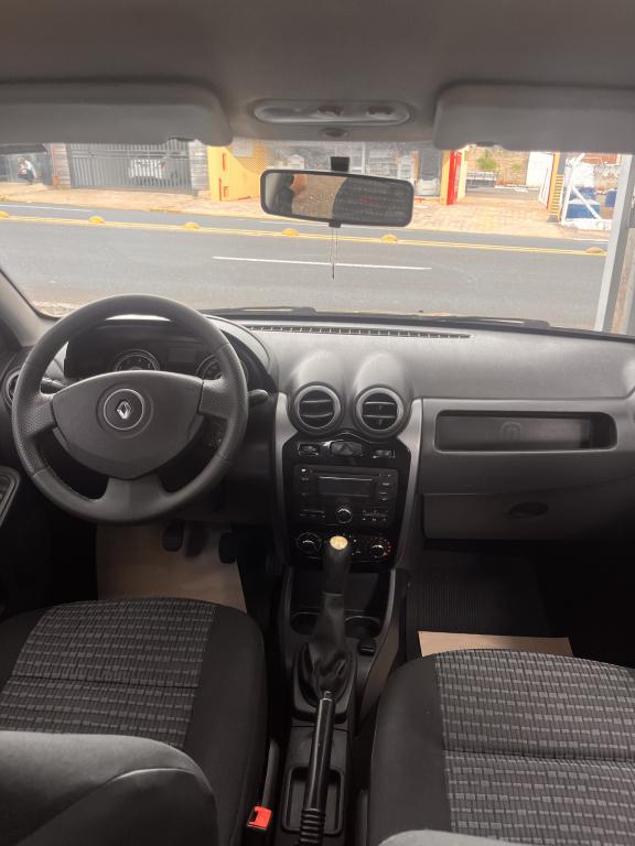 RENAULT Sandero - Foto