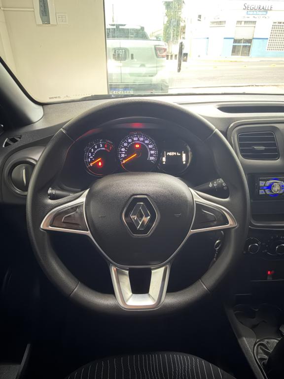 RENAULT Sandero - Foto