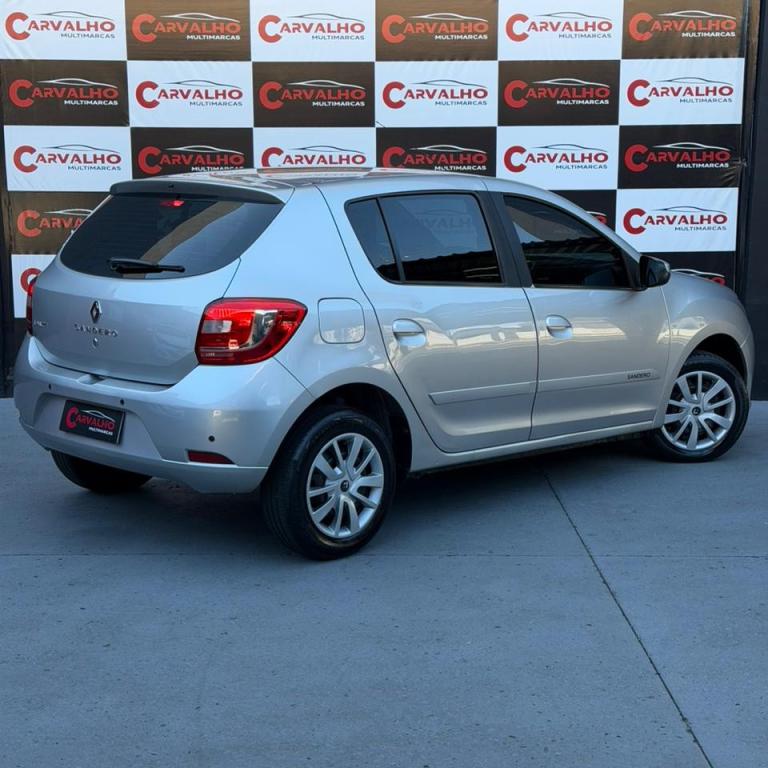 RENAULT Sandero - Foto