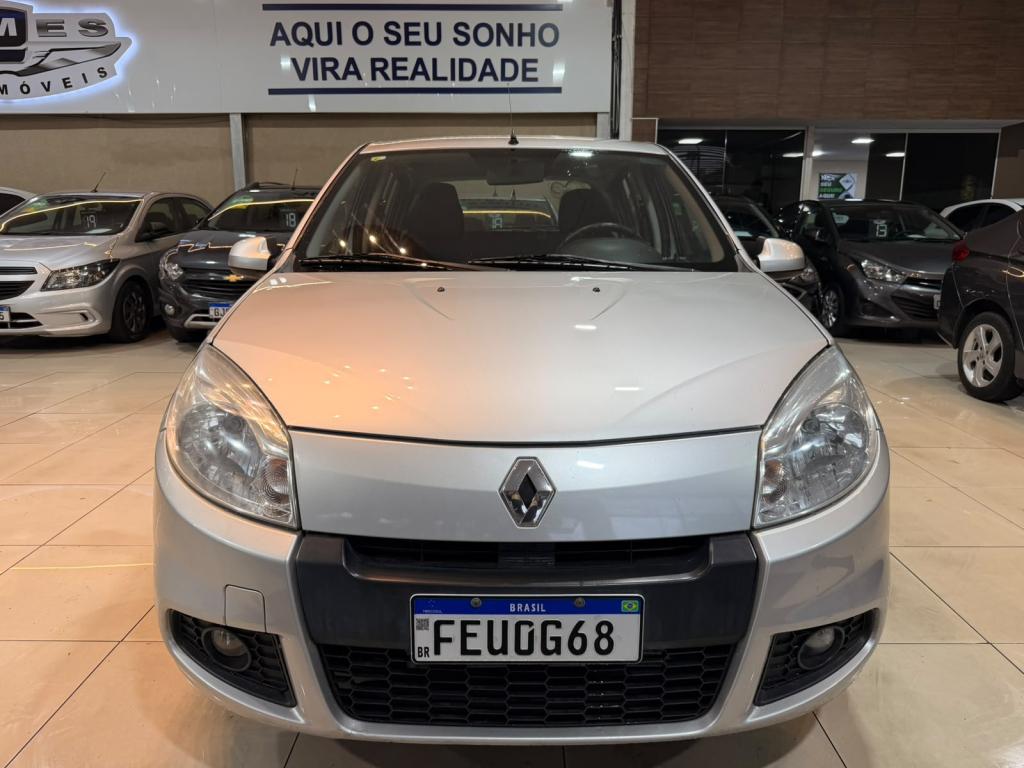 RENAULT Sandero - Foto