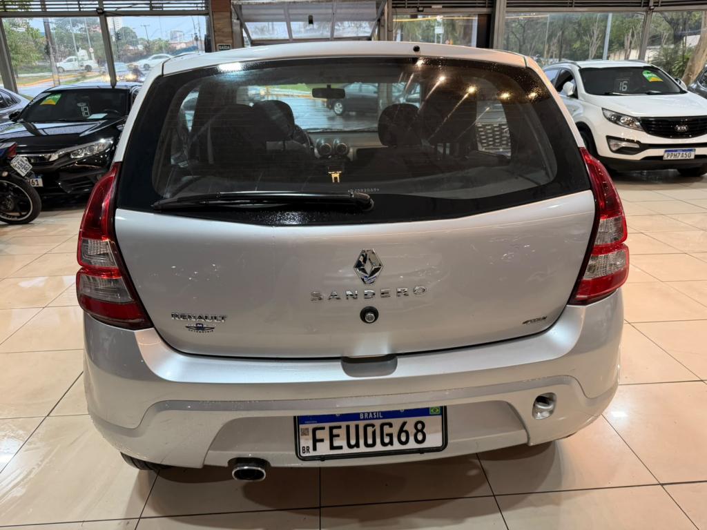 RENAULT Sandero - Foto
