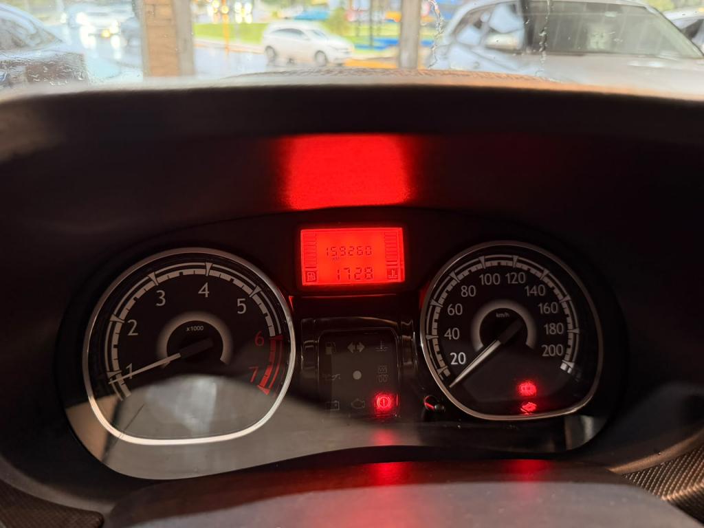 RENAULT Sandero - Foto