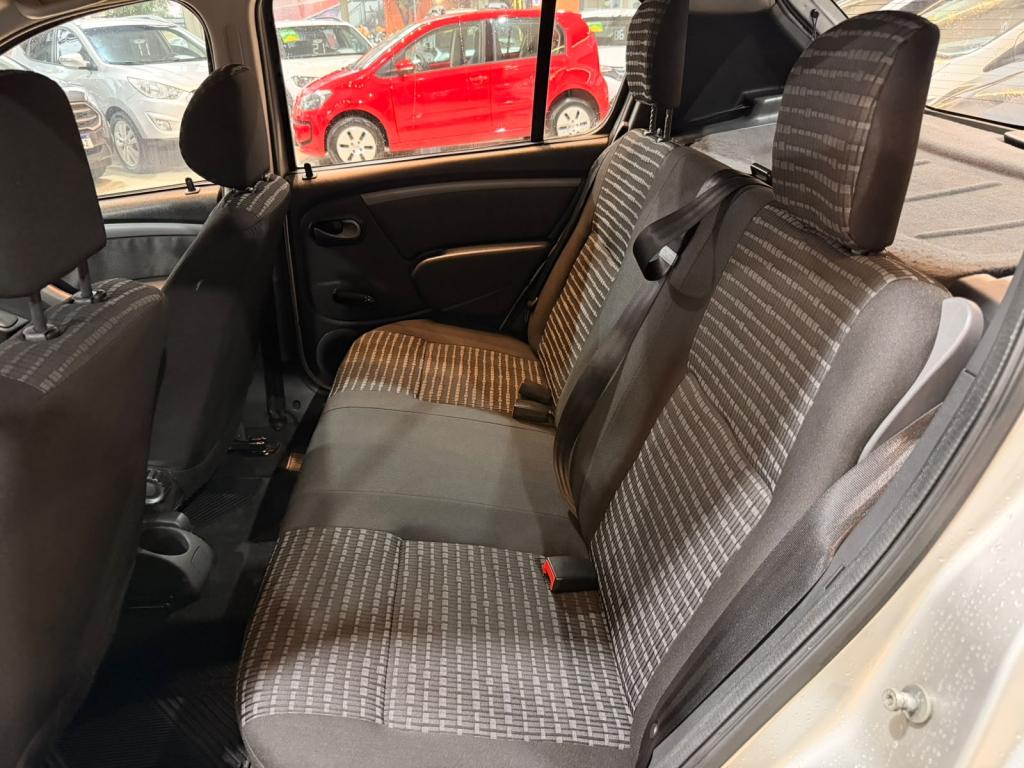 RENAULT Sandero - Foto