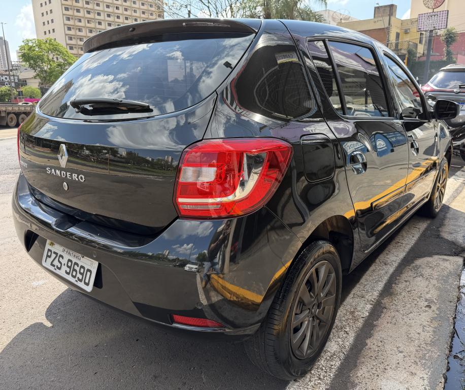 RENAULT Sandero - Foto