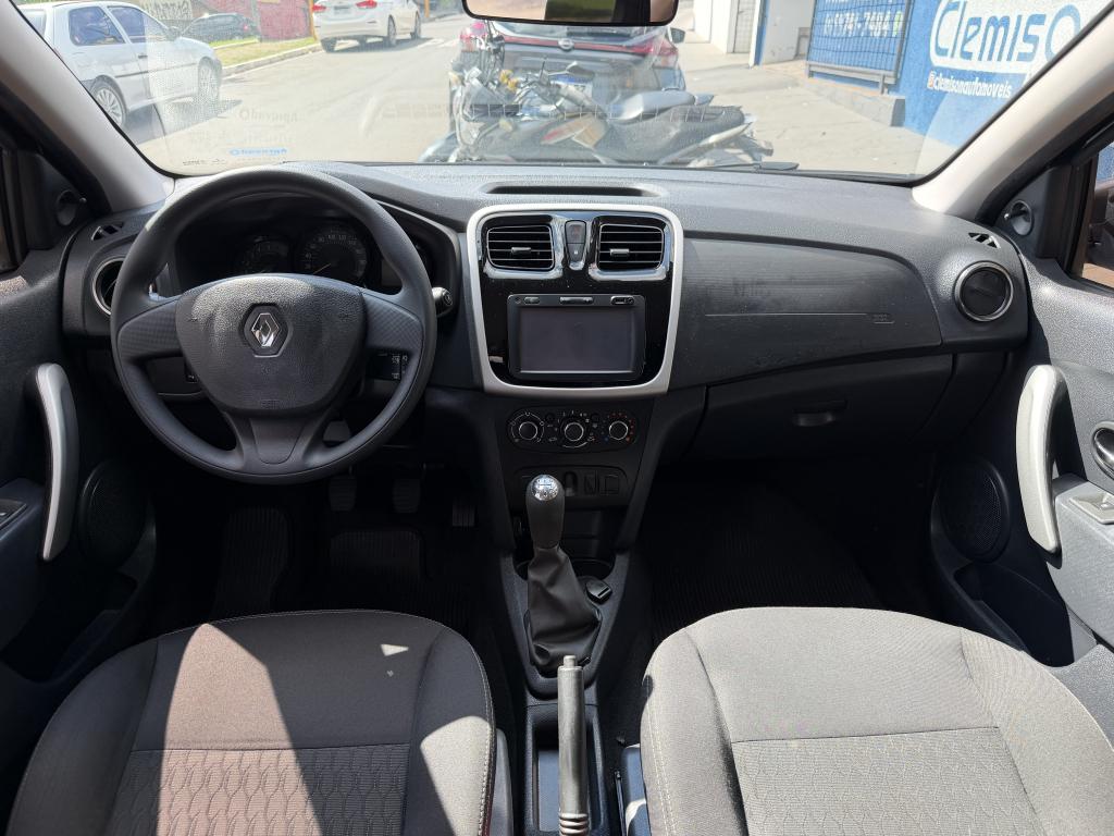 RENAULT Sandero - Foto