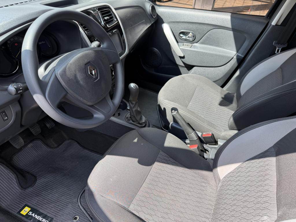 RENAULT Sandero - Foto