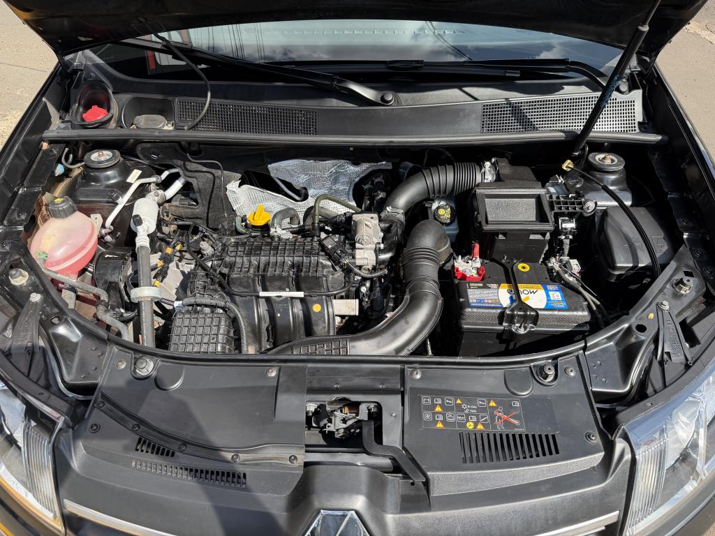RENAULT Sandero - Foto