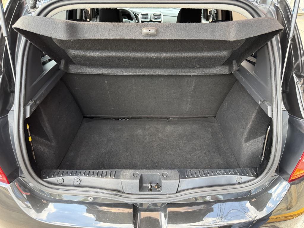 RENAULT Sandero - Foto
