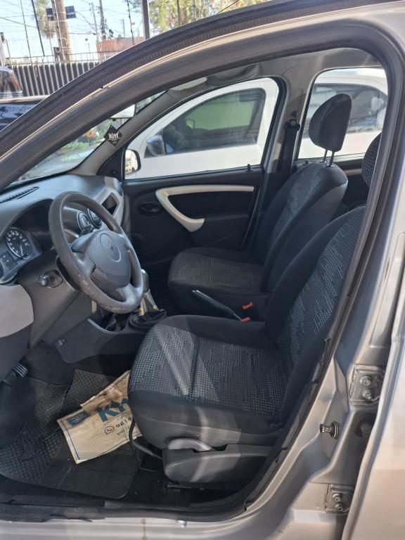 RENAULT Sandero - Foto